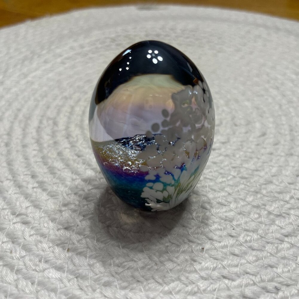 Vintage 1989 Volcanic Ash Egg Paperweight Art Glass Signed LGS 1989